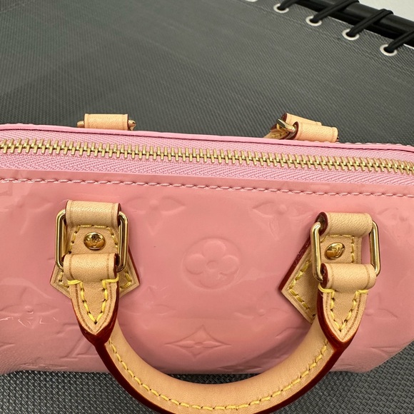LOUIS VUITTON Vernis Monogram Nano Speedy Mochi Pink - Picture 9 of 11